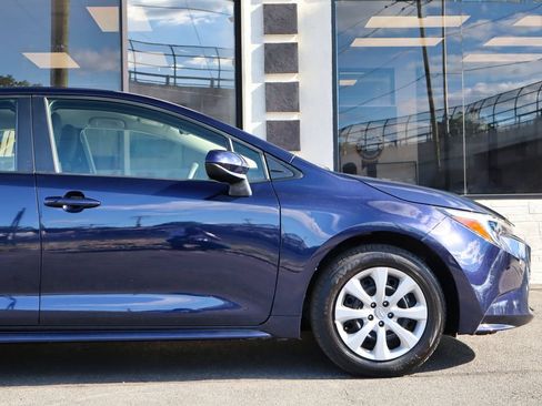 Used 2025 Toyota Corolla LE FWD image 19