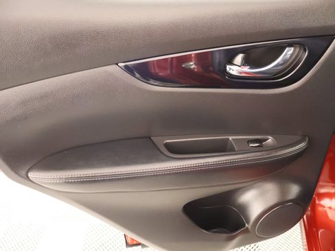 Used 2019 Nissan Rogue Sport SV image 15