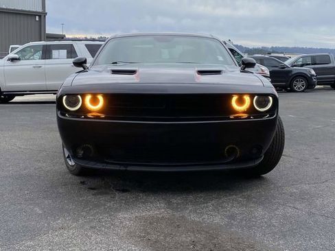 Used 2020 Dodge Challenger SXT w/ Blacktop Package image 9