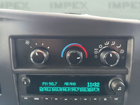 Used 2024 Chevrolet Express 2500 w/ Driver Convenience Package image 14