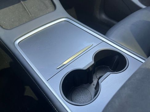 Used 2023 Tesla Model Y Performance image 21