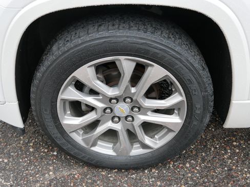 Used 2019 Chevrolet Traverse Premier AWD/4WD image 8
