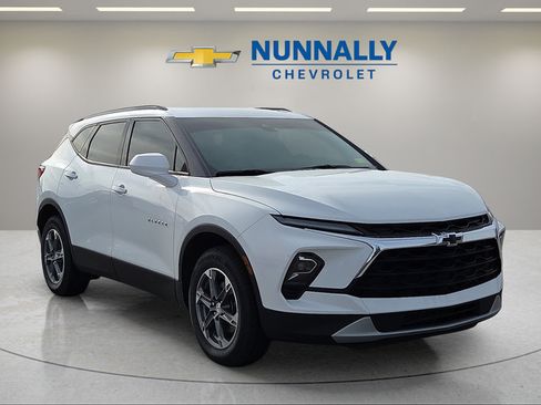 Used 2023 Chevrolet Blazer LT w/ Convenience Package FWD image 7