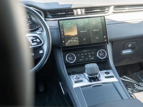 Used 2022 Jaguar F-PACE S AWD/4WD image 20