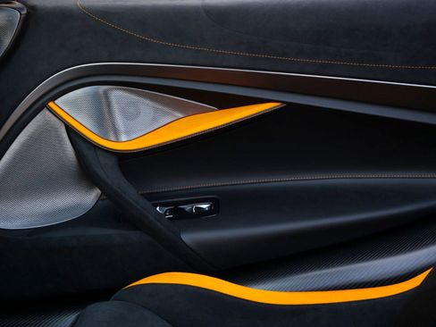 Used 2024 McLaren 750S Spider RWD image 22