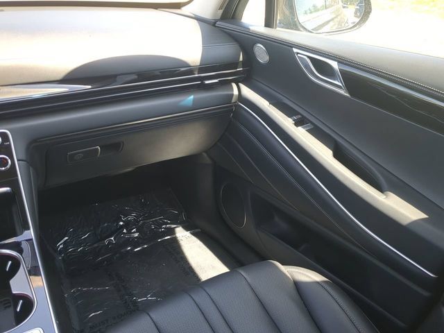 Used 2025 Genesis GV80 2.5T Standard AWD/4WD image 16