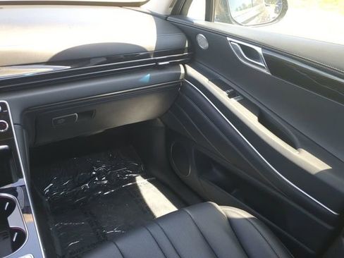 Used 2025 Genesis GV80 2.5T Standard AWD/4WD image 16