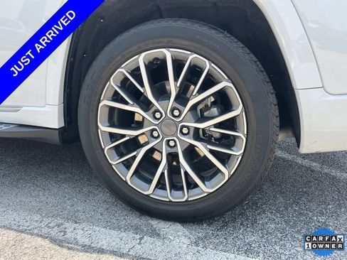Used 2025 Jeep Grand Cherokee L Summit AWD/4WD image 11