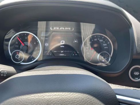 Used 2025 RAM 1500 Big Horn AWD/4WD image 23