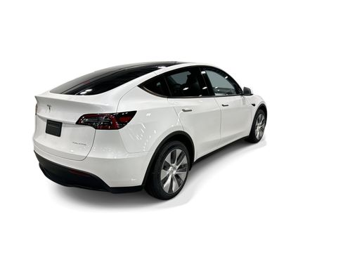 Certified 2023 Tesla Model Y Long Range AWD/4WD image 6