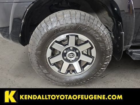 Used 2020 Toyota 4Runner TRD Off-Road AWD/4WD image 9