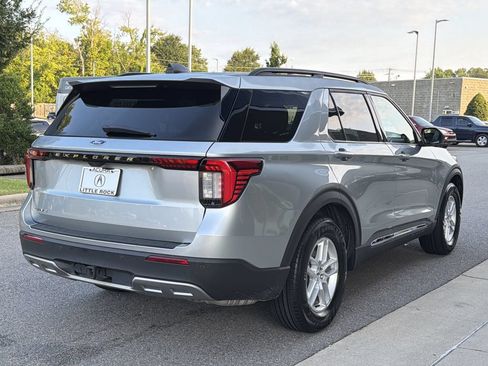 Used 2025 Ford Explorer Active w/ Active Comfort Package RWD image 5