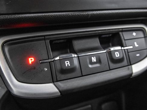Used 2023 GMC Terrain SLE w/ Driver Convenience Package FWD image 31