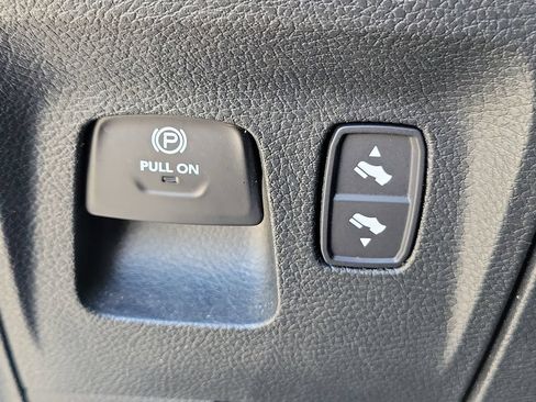 Used 2023 RAM 1500 Laramie AWD/4WD image 27
