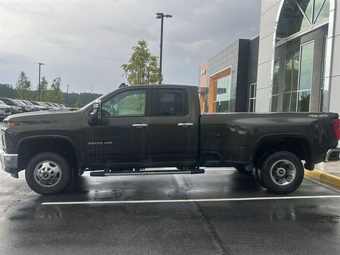 Used 2022 Chevrolet Silverado 3500 LT w/ All Star Edition AWD/4WD image 5