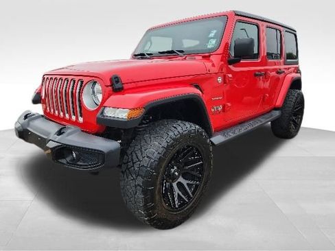 Used 2020 Jeep Wrangler Unlimited Sahara AWD/4WD image 3