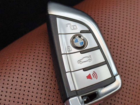 Used 2020 BMW X7 M50i w/ Dynamic Handling Package image 37