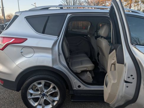 Used 2015 Ford Escape Titanium FWD image 12