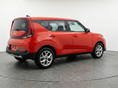 Used 2025 Kia Soul LX w/ LX Technology Package image 9