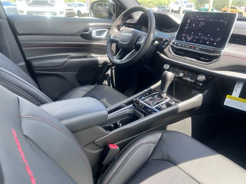 New 2026 Jeep Compass Trailhawk image 13