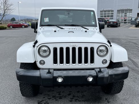 Used 2017 Jeep Wrangler Unlimited Sahara w/ Dual Top Group AWD/4WD image 7