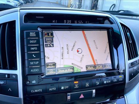 Used 2015 Toyota Land Cruiser image 32