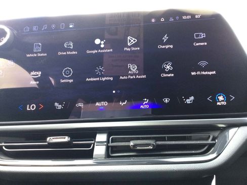 Used 2024 Chevrolet Equinox EV RS image 18