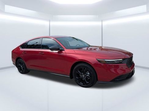 Used 2025 Honda Accord SE image 2