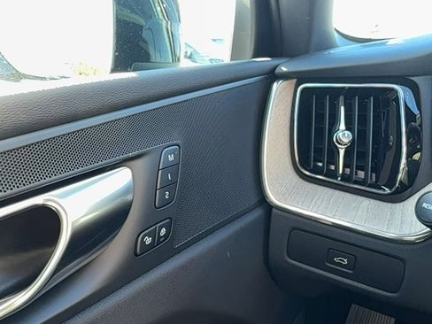 New 2026 Volvo XC60 B5 Core image 18