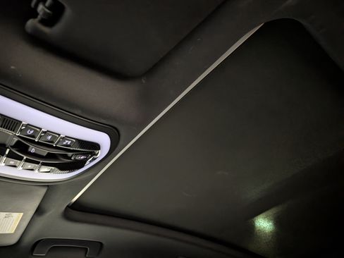 Certified 2022 Porsche Macan S AWD/4WD image 42