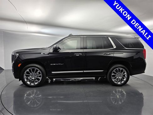 Used 2023 GMC Yukon Denali w/ Advanced Technology Package image 7