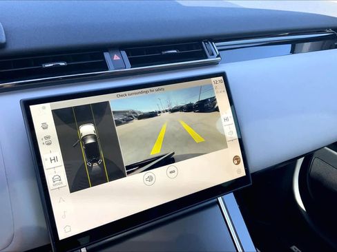 Used 2025 Land Rover Range Rover Velar Dynamic SE image 25