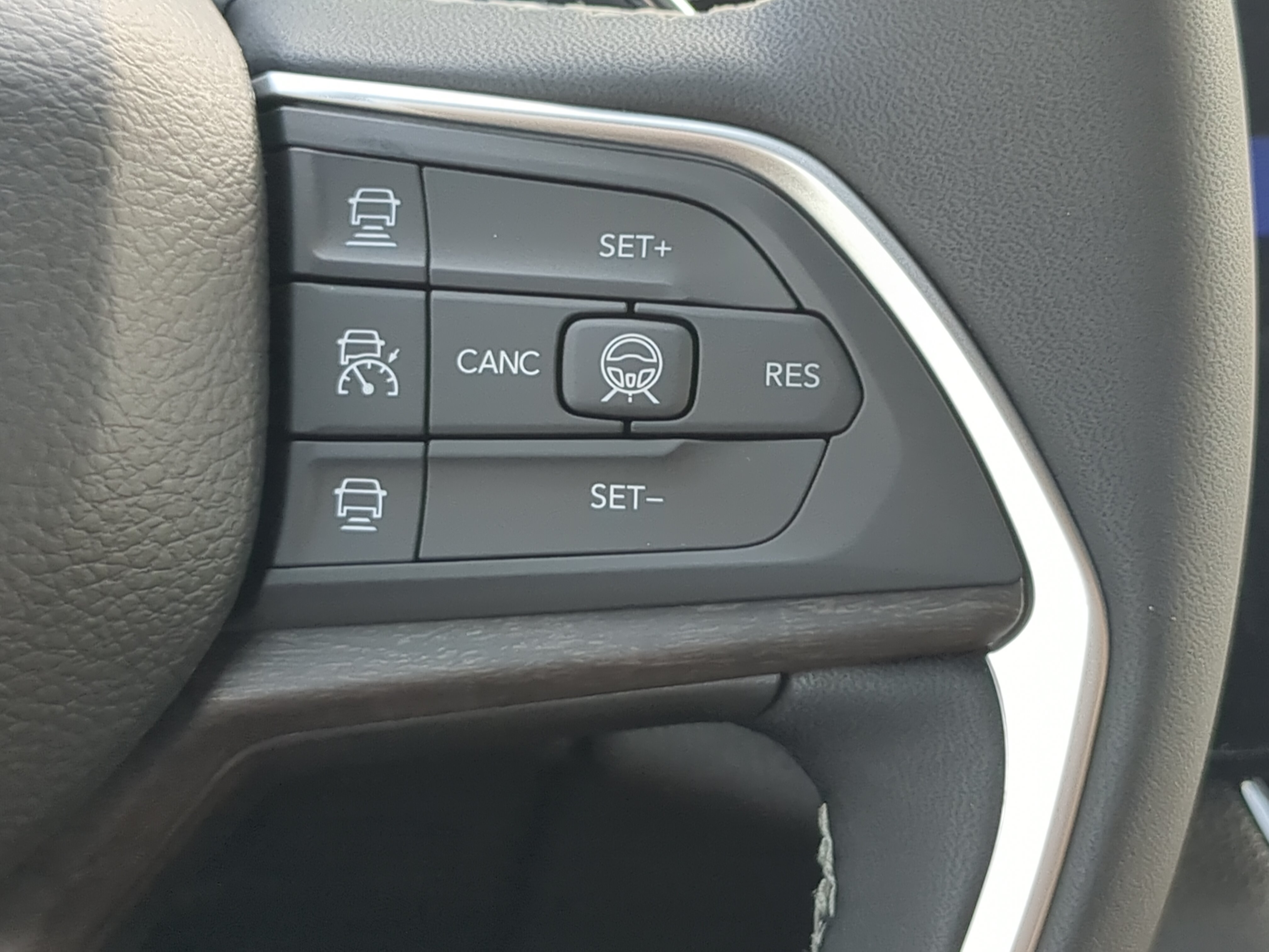 New 2026 Jeep Grand Cherokee Altitude RWD image 25