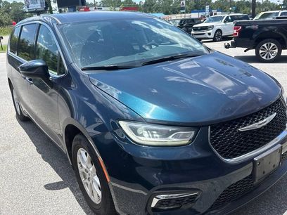 Used 2023 Chrysler Pacifica Touring-L