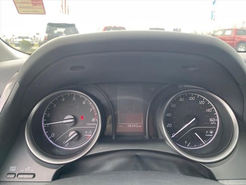 Used 2024 Toyota Camry SE image 11