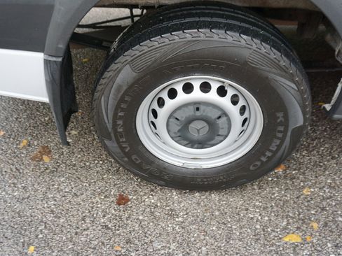 Used 2017 Mercedes-Benz Sprinter 2500 image 11