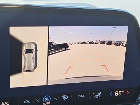 Used 2026 Chevrolet Traverse LT w/ Driver Confidence Package FWD image 15