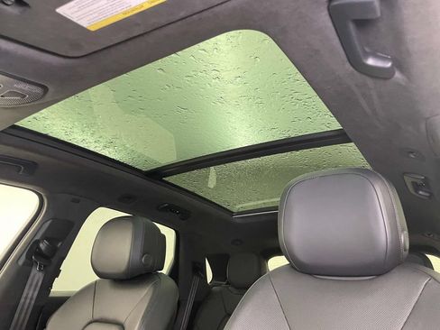 Certified 2025 Porsche Cayenne GTS AWD/4WD image 18