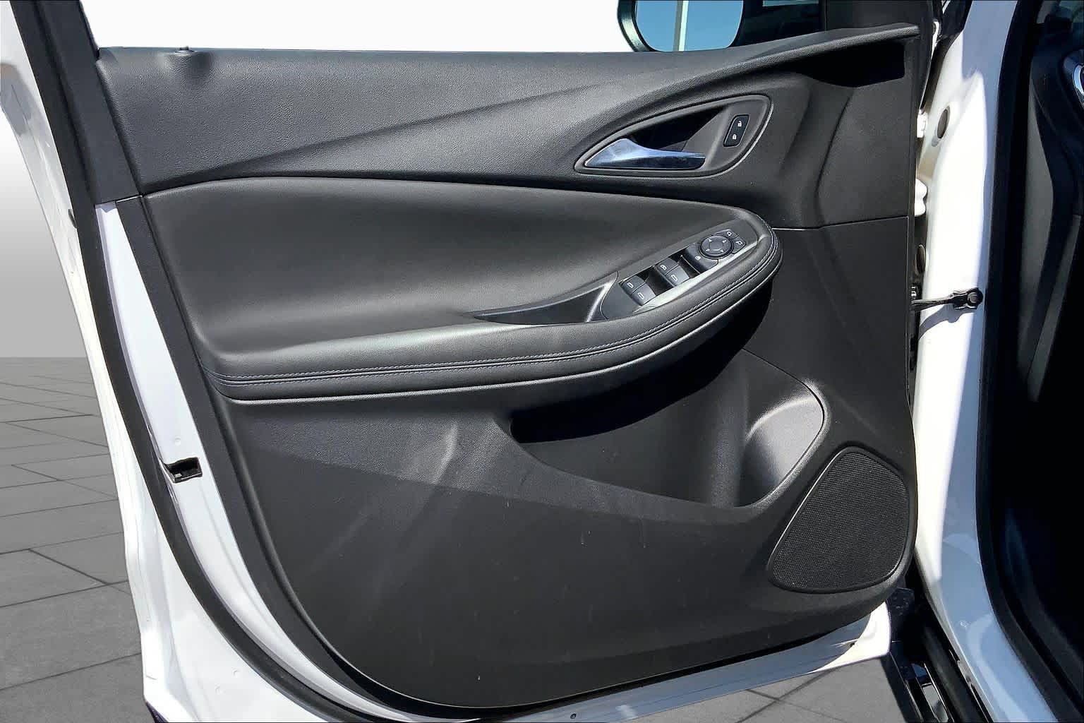 Used 2025 Buick Encore GX Sport Touring w/ Advanced Technology Package FWD image 20