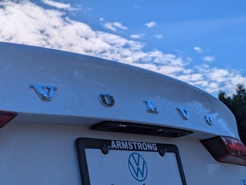 Used 2024 Volvo S60 B5 Core image 32