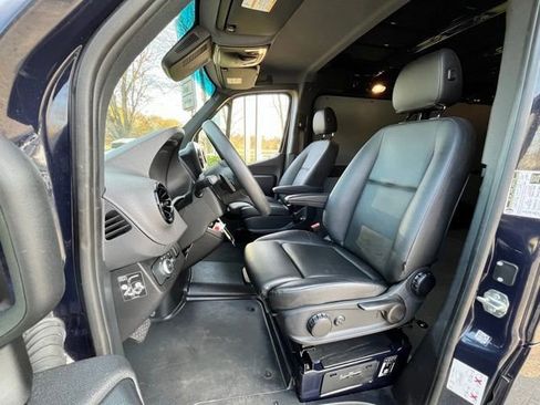 Used 2024 Mercedes-Benz Sprinter 2500 image 15