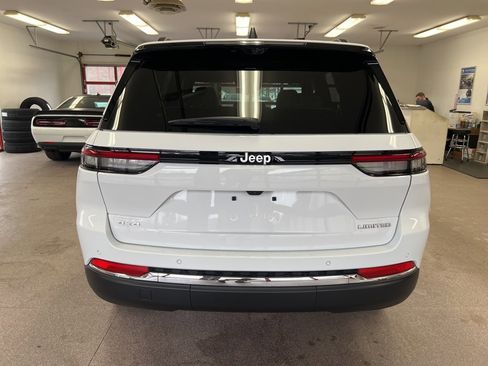 New 2025 Jeep Grand Cherokee Limited image 23