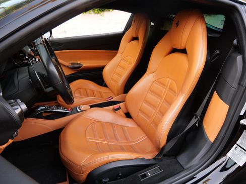 Used 2016 Ferrari 488 GTB image 16