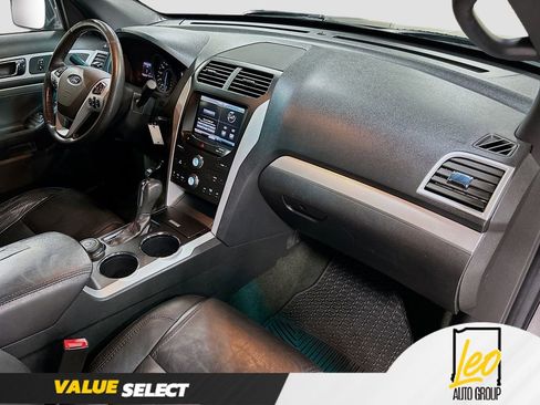 Used 2014 Ford Explorer XLT w/ Equipment Group 202A image 28