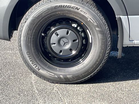 New 2025 Mercedes-Benz Sprinter 2500 image 19