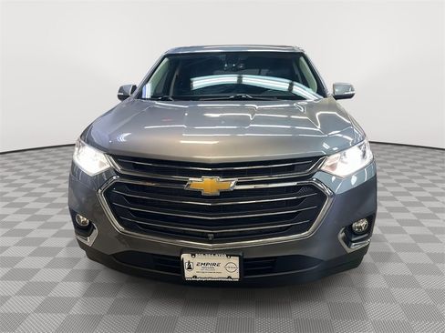 Used 2021 Chevrolet Traverse LT w/ LT Premium Package image 8