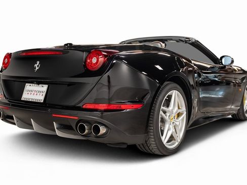 Used 2015 Ferrari California T image 28