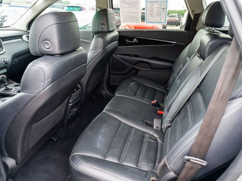 Used 2017 Kia Sorento EX FWD image 19