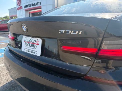 Used 2021 BMW 330i Sedan w/ M Sport Package RWD image 7
