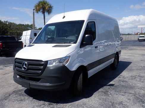 Used 2025 Mercedes-Benz Sprinter 2500 image 20